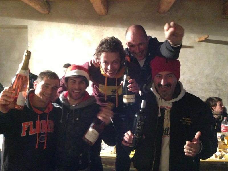 Валентино Росси с друзьями на моторачно в Тавуллия
