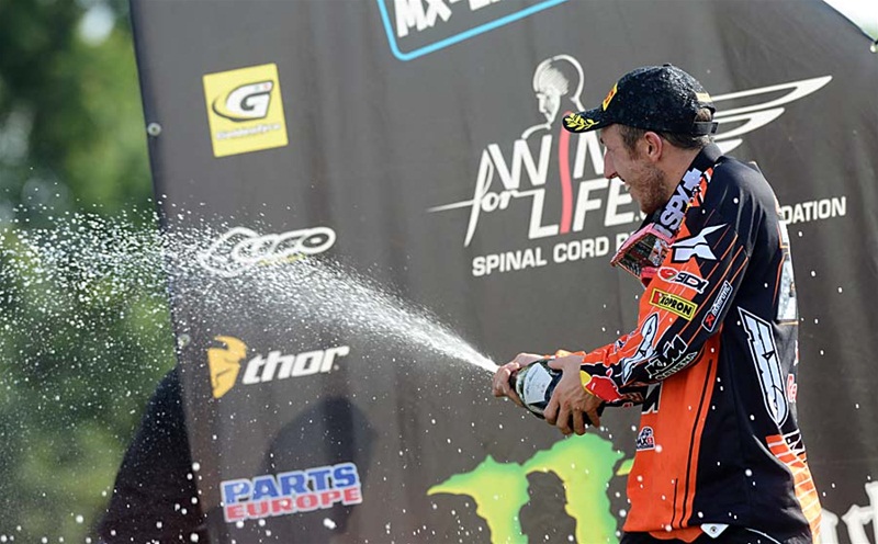 Тони Кайроли - чемпион MX1 2012: лучшие моменты сезона и фото
