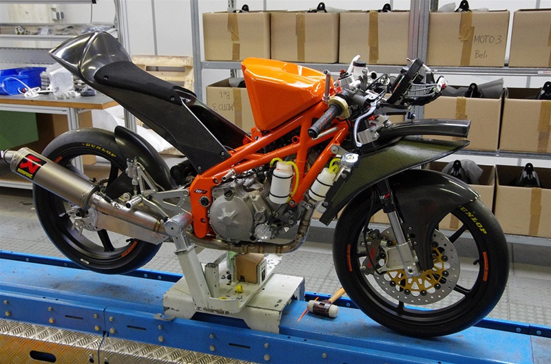 Гоночный мотоцикл KTM RC250R 2013