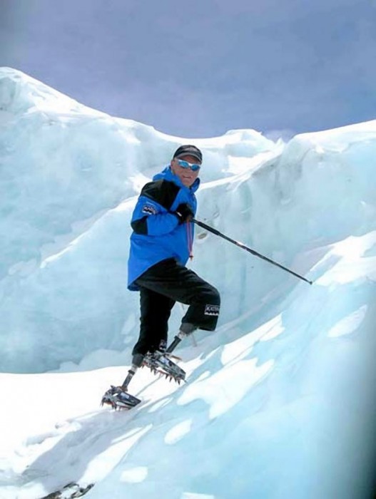 Безногий альпинист покорил Эверест