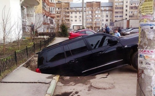 Автомобили в Самаре - просто уходят под землю